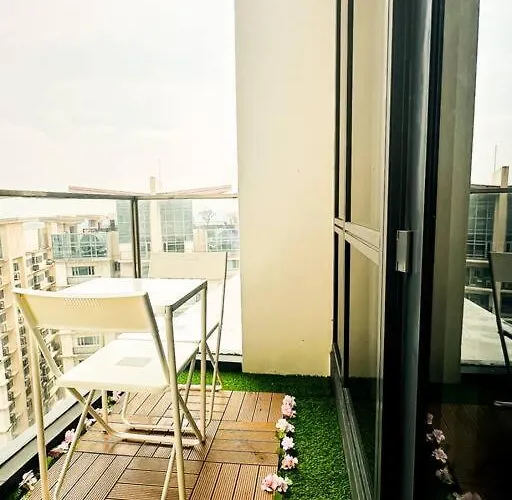 Modern Solace - The Florence 1br Apartamento