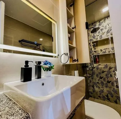 Modern Solace - The Florence 1br *