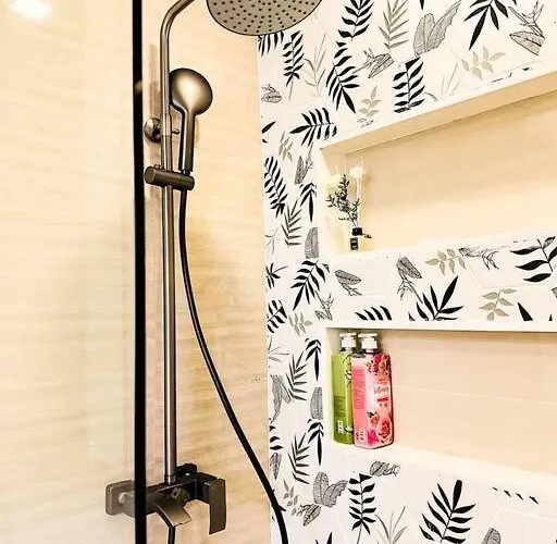 Modern Solace - The Florence 1br Manila