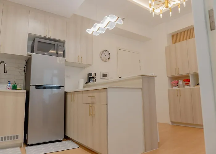 Modern Solace - The Florence 1br *